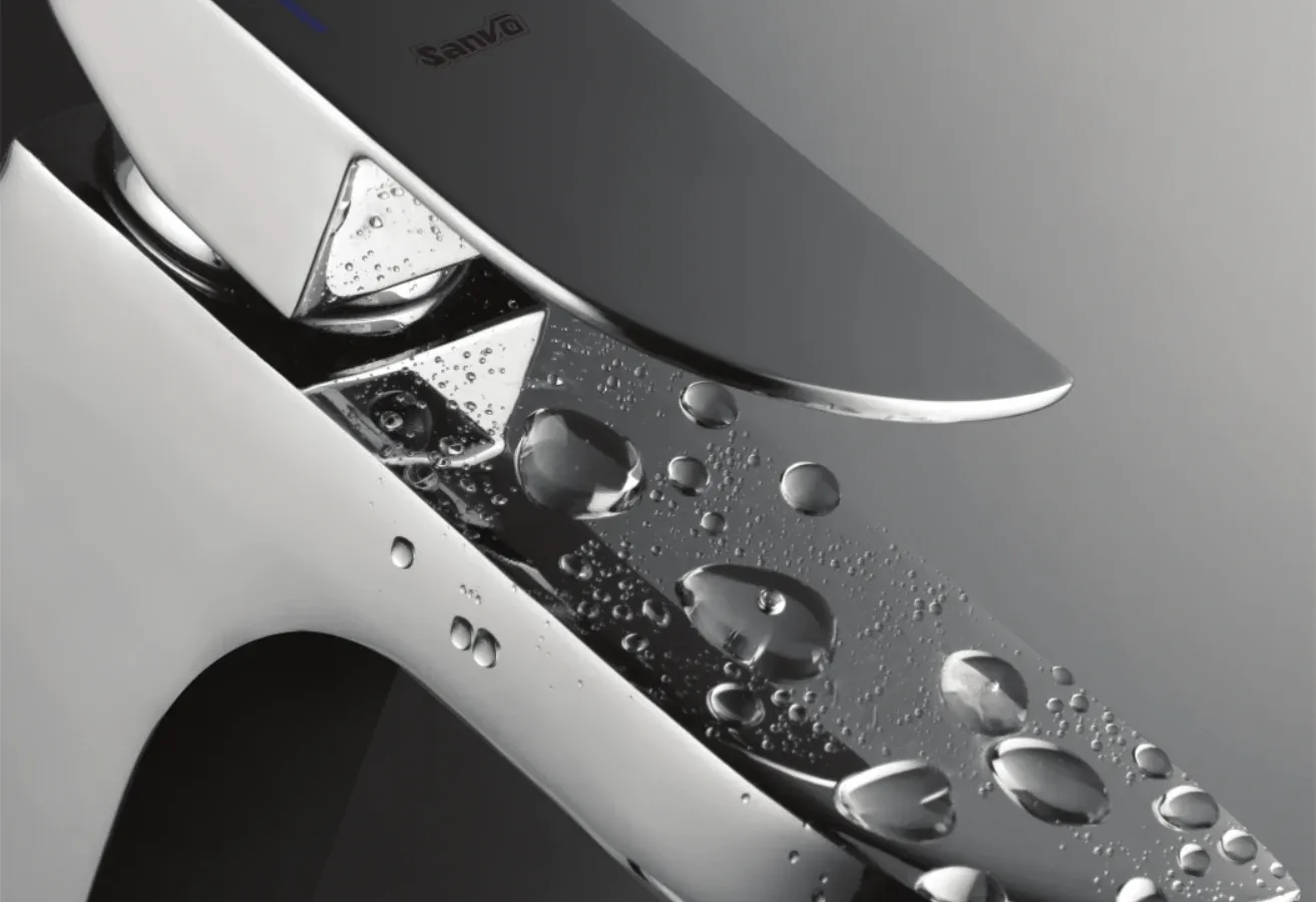 Alive single lever basin mixer with water droplets
